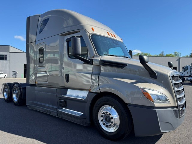 2024 Freightliner Cascadia in Ridgefield, WA — photo 3