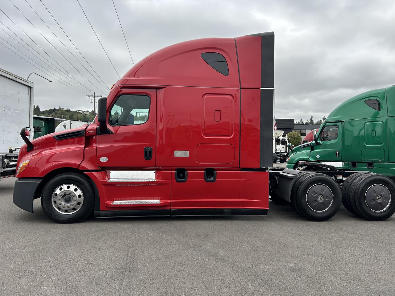 2022 Freightliner Cascadia - image 2