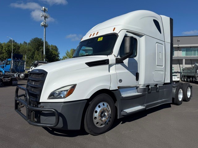 2023 Freightliner Cascadia in Ridgefield, WA — photo 3