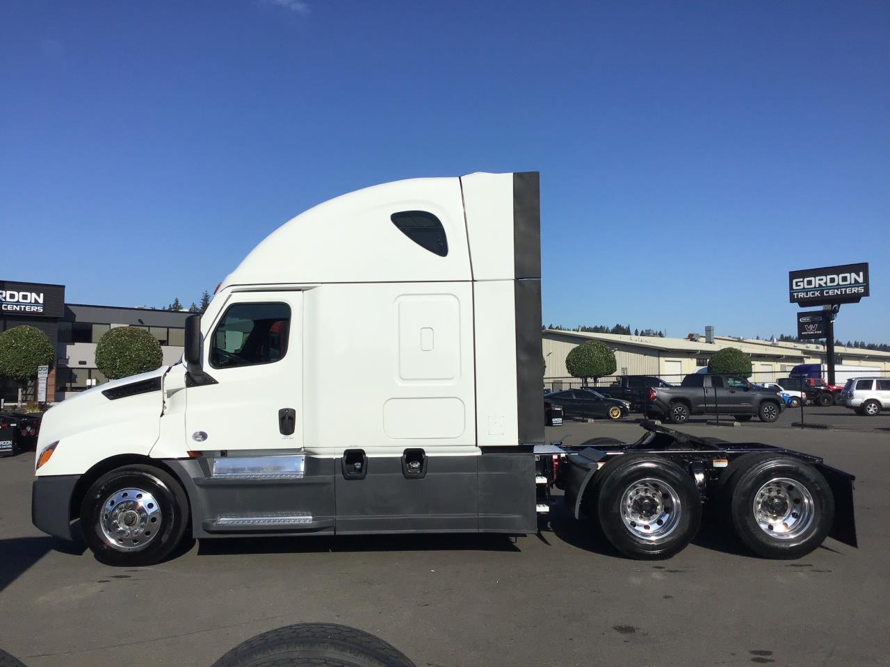 2023 Freightliner Cascadia in Pacific, WA — photo 4