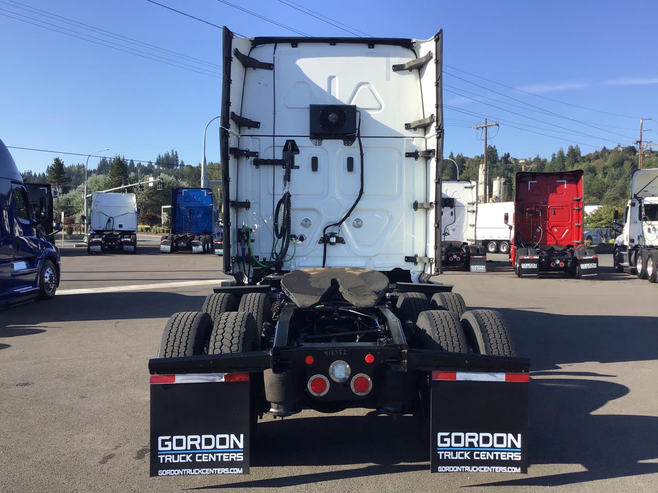 2023 Freightliner Cascadia in Pacific, WA — photo 5