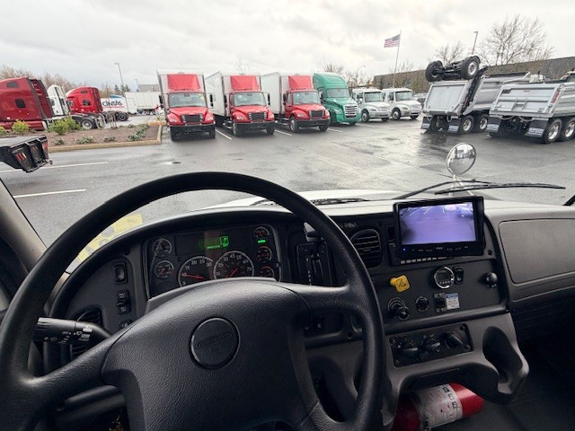 2020 Freightliner M2 106 - image 2