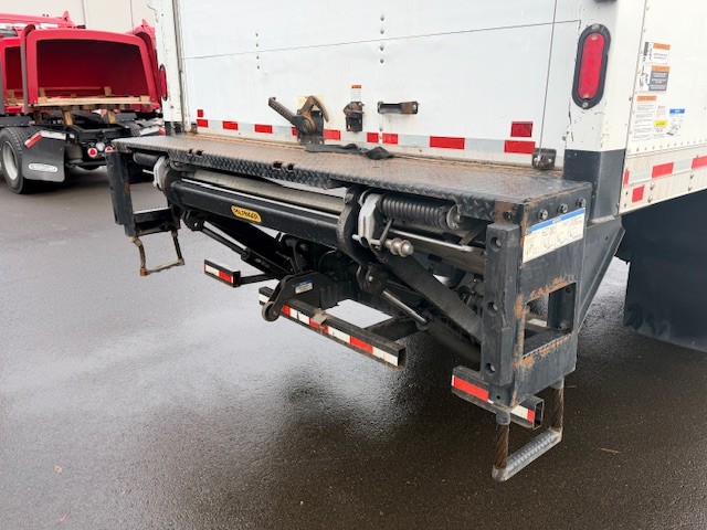 2020 Freightliner M2 106 - image 7