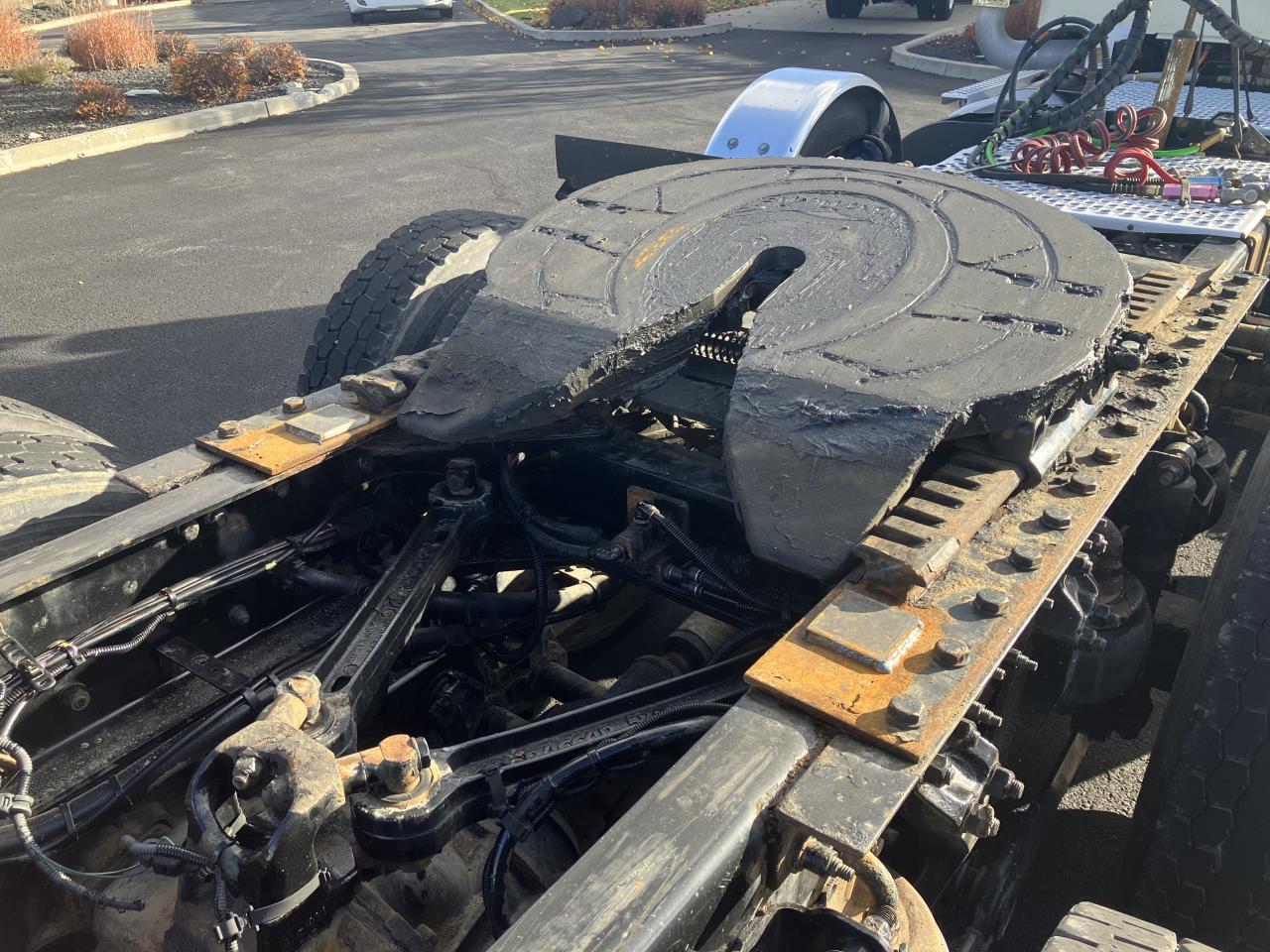 2020 Kenworth T800 - image 4