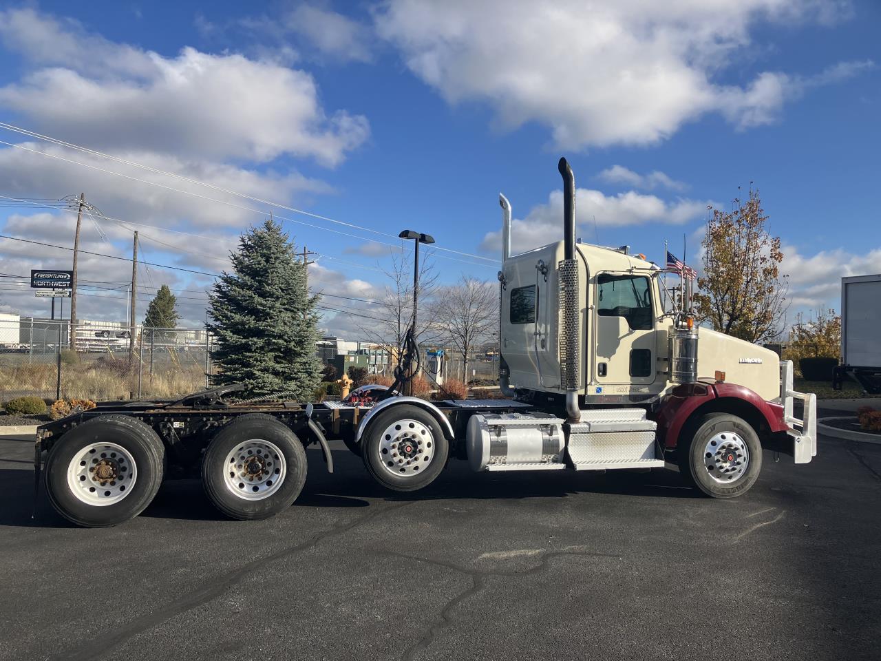 2020 Kenworth T800 - image 5