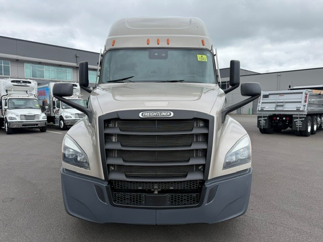 2024 Freightliner Cascadia in Ridgefield, WA — photo 2