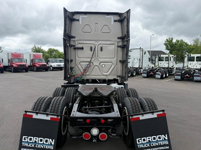 2024 Freightliner Cascadia in Ridgefield, WA — photo 5