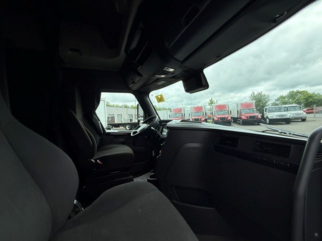 2024 Freightliner Cascadia in Ridgefield, WA — photo 7