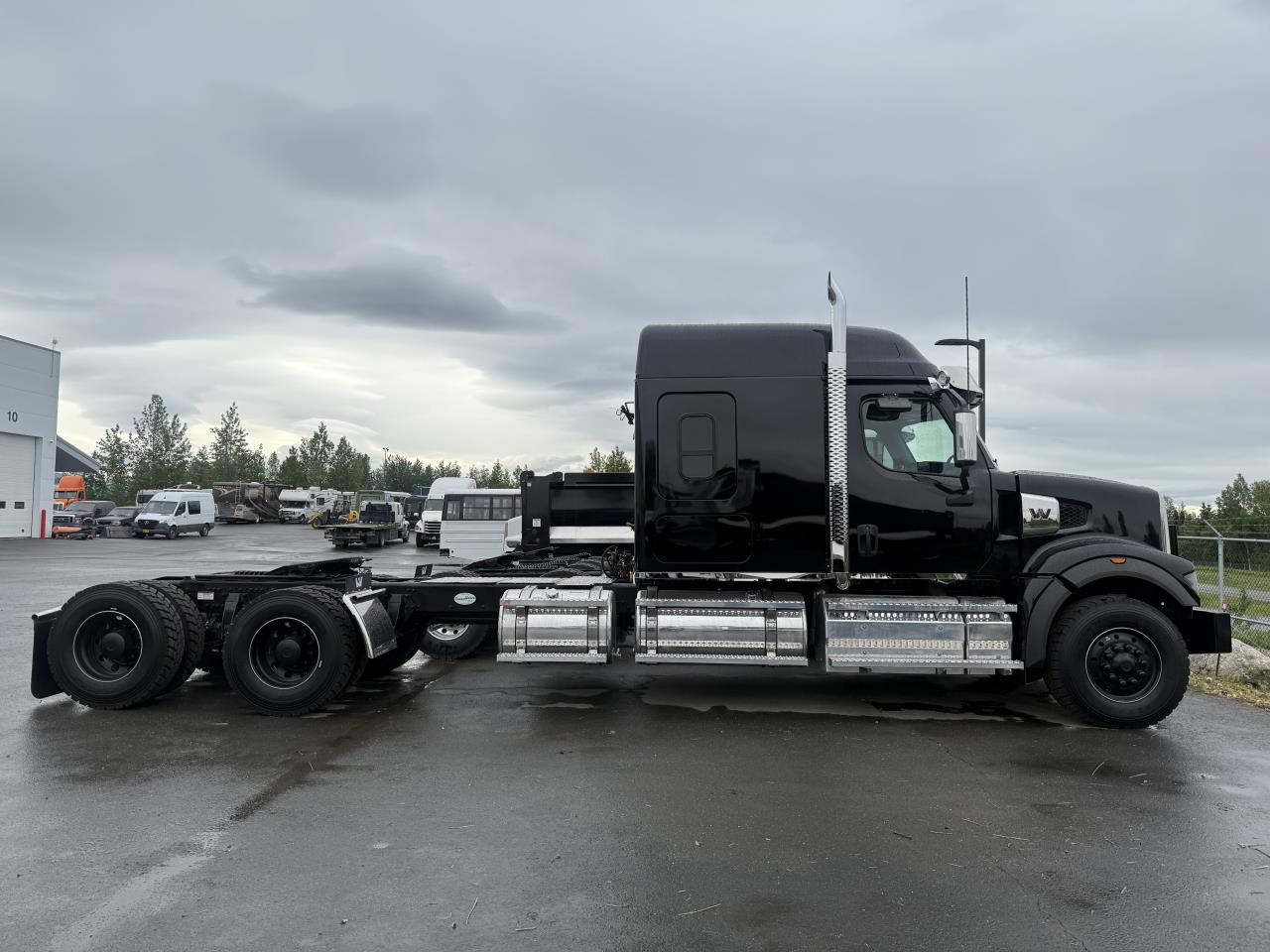 2027 Western Star 49X in Fairbanks, AK — photo 2