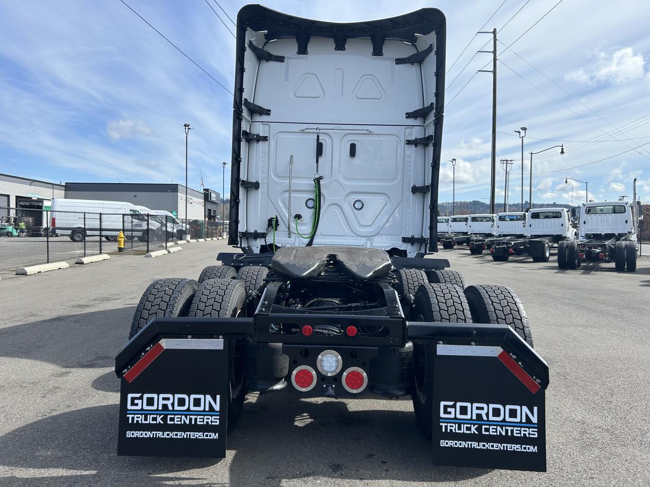 2027 Freightliner Cascadia - image 5