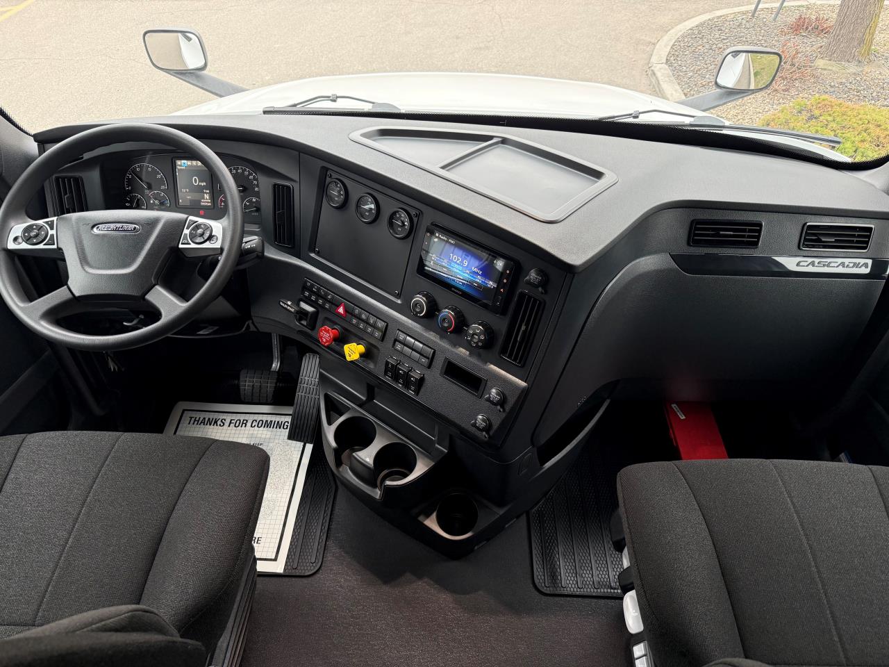 2027 Freightliner Cascadia - image 10