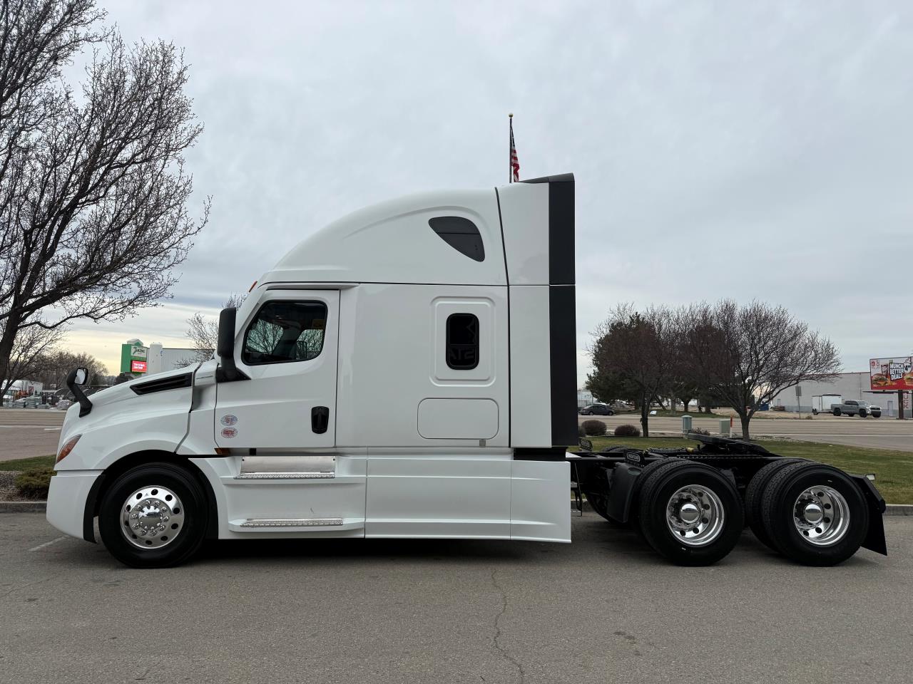 2027 Freightliner Cascadia - image 2