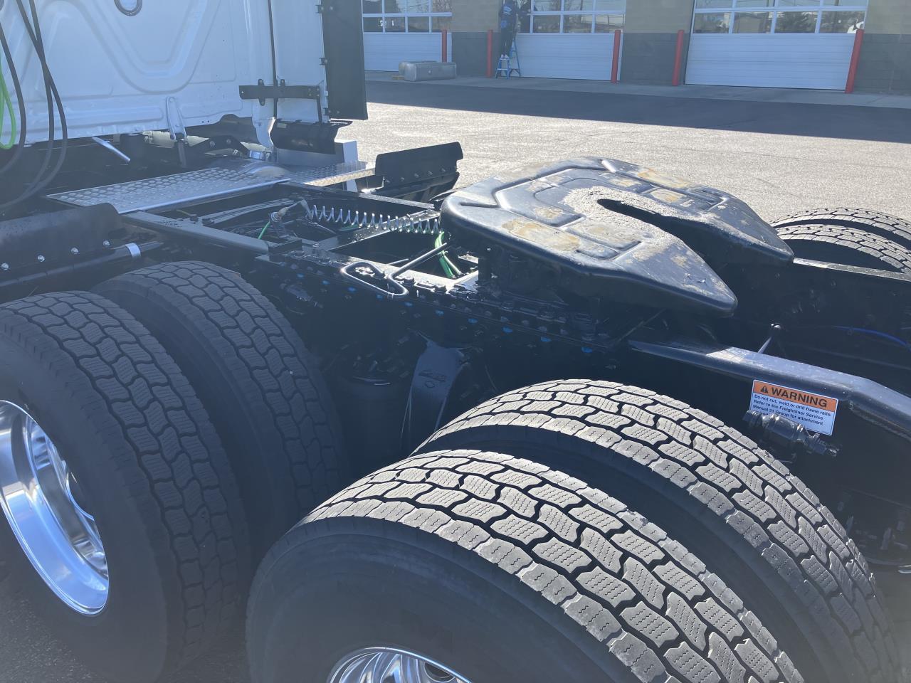 2027 Freightliner Cascadia - image 3