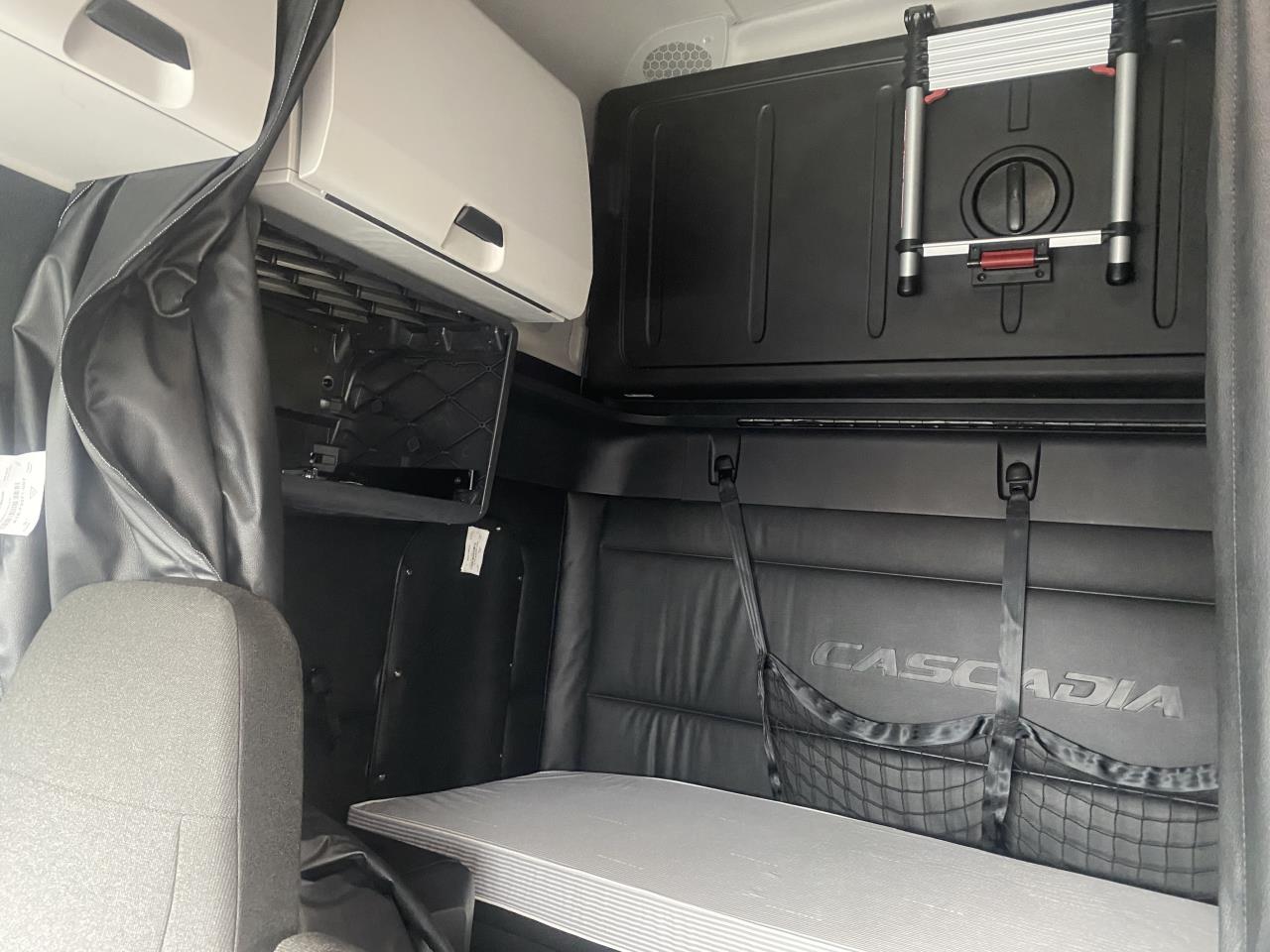 2027 Freightliner Cascadia - image 10