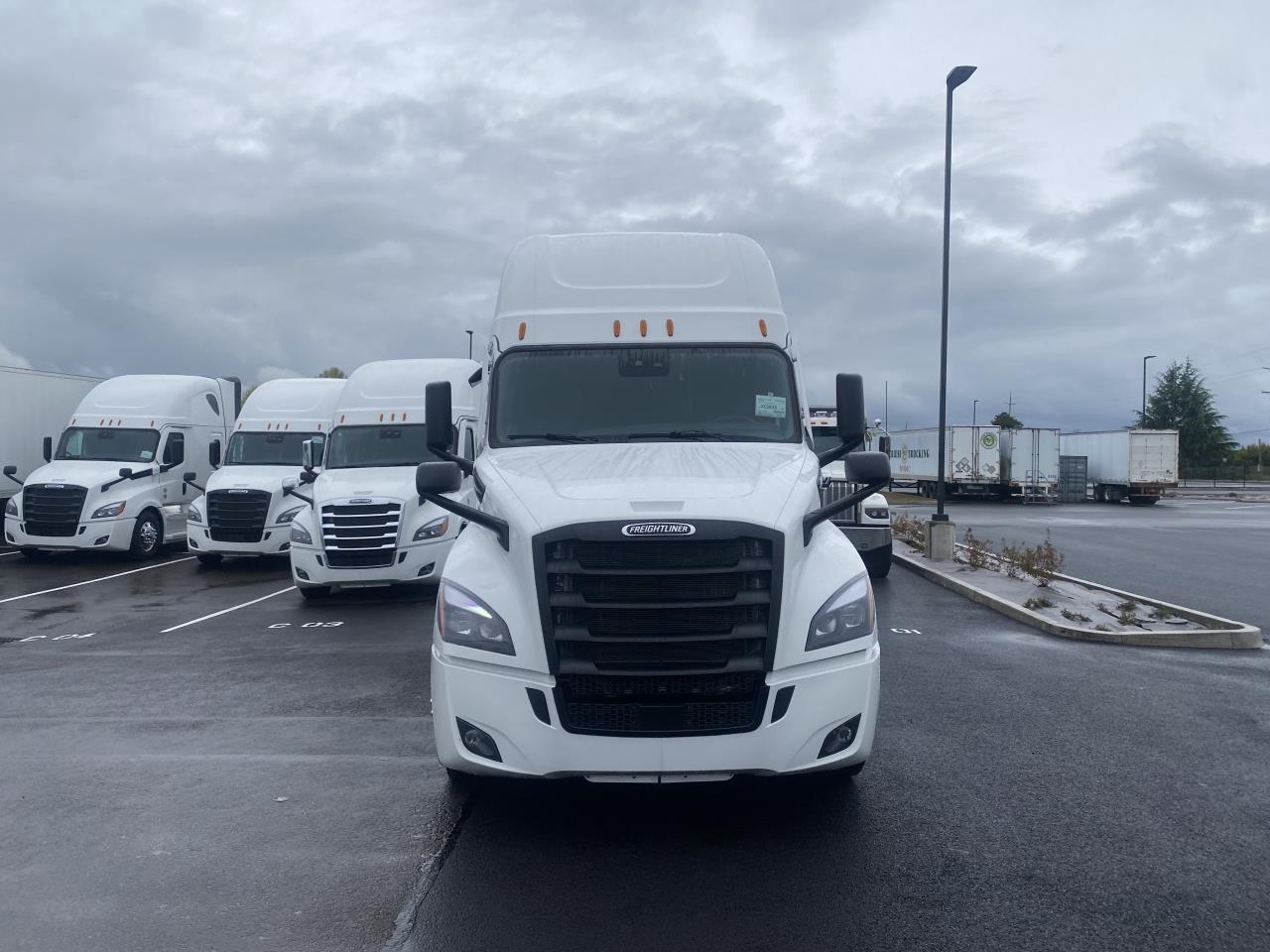 2027 Freightliner Cascadia - image 2