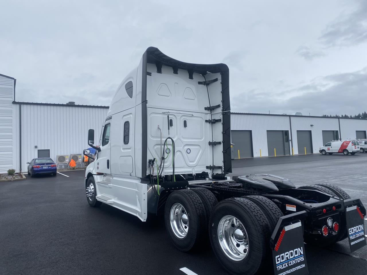 2027 Freightliner Cascadia - image 5