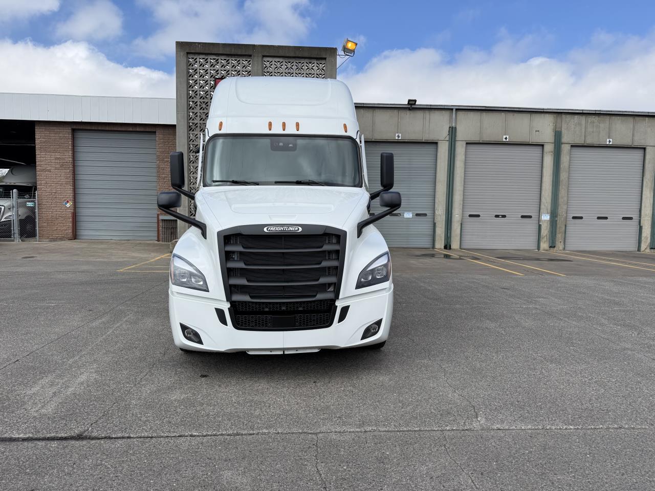 2027 Freightliner Cascadia - image 2
