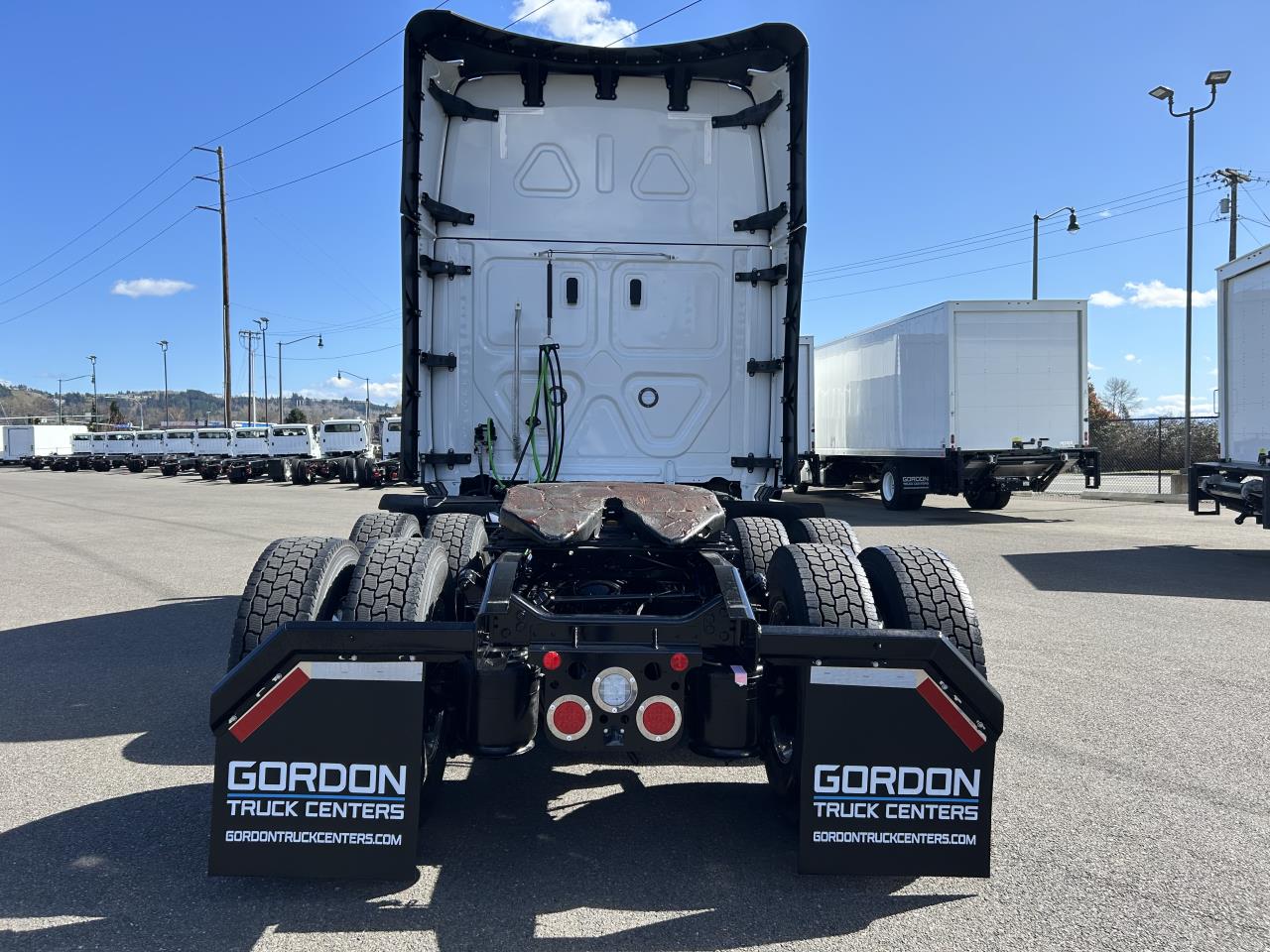 2027 Freightliner Cascadia - image 5