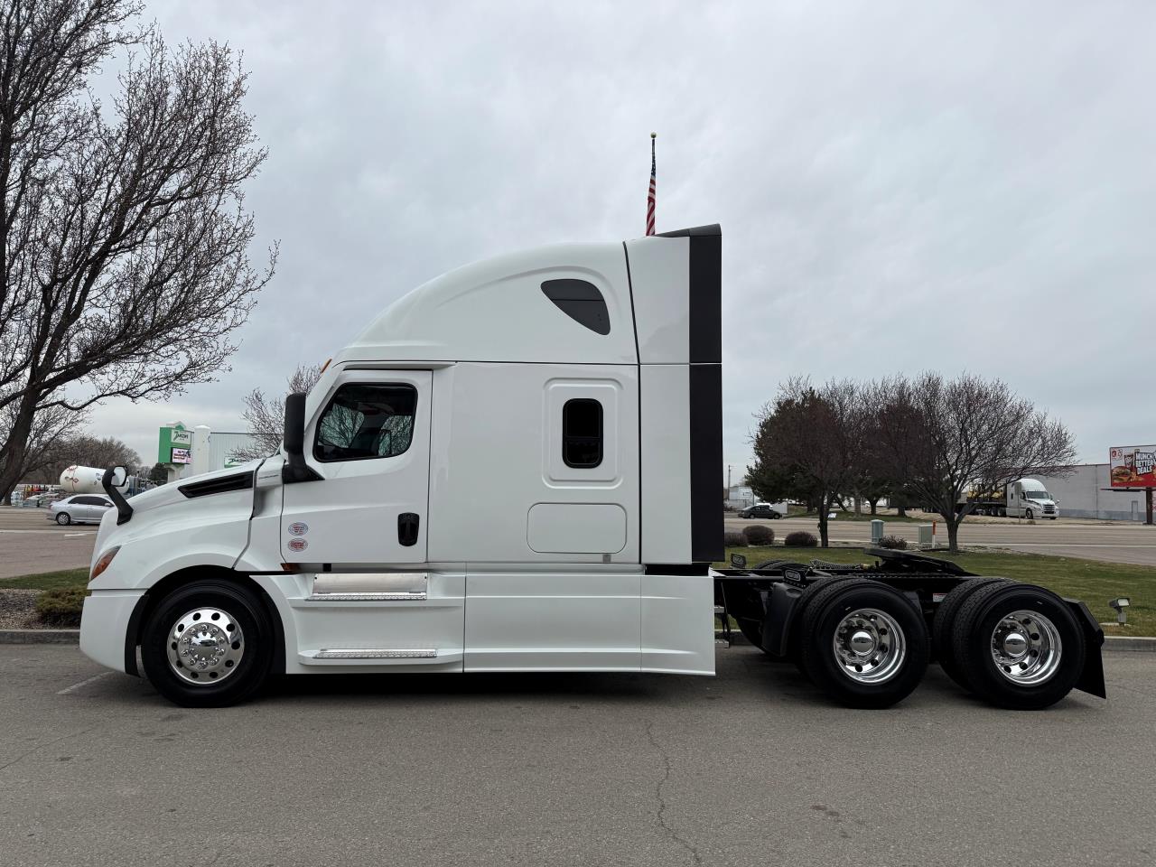 2027 Freightliner Cascadia - image 2