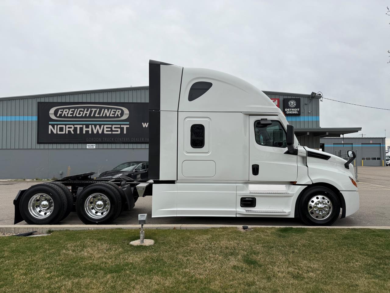 2027 Freightliner Cascadia - image 5