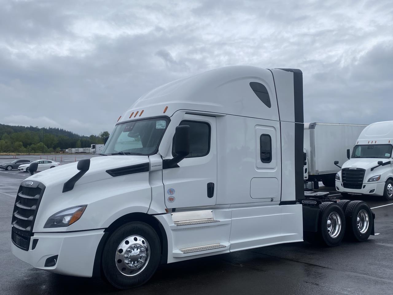2027 Freightliner Cascadia - image 2