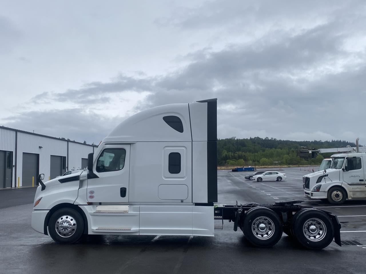 2027 Freightliner Cascadia - image 3