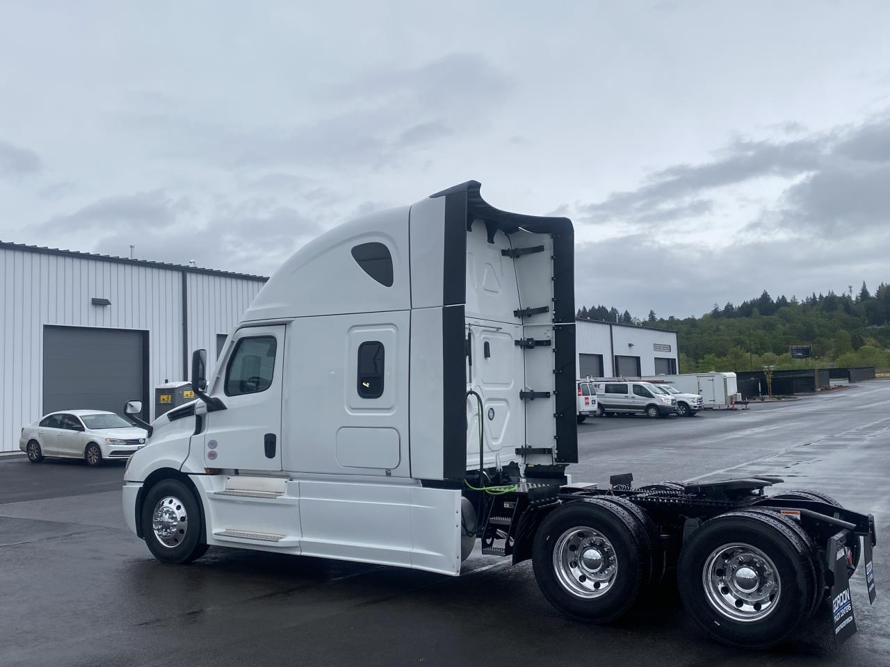 2027 Freightliner Cascadia - image 4