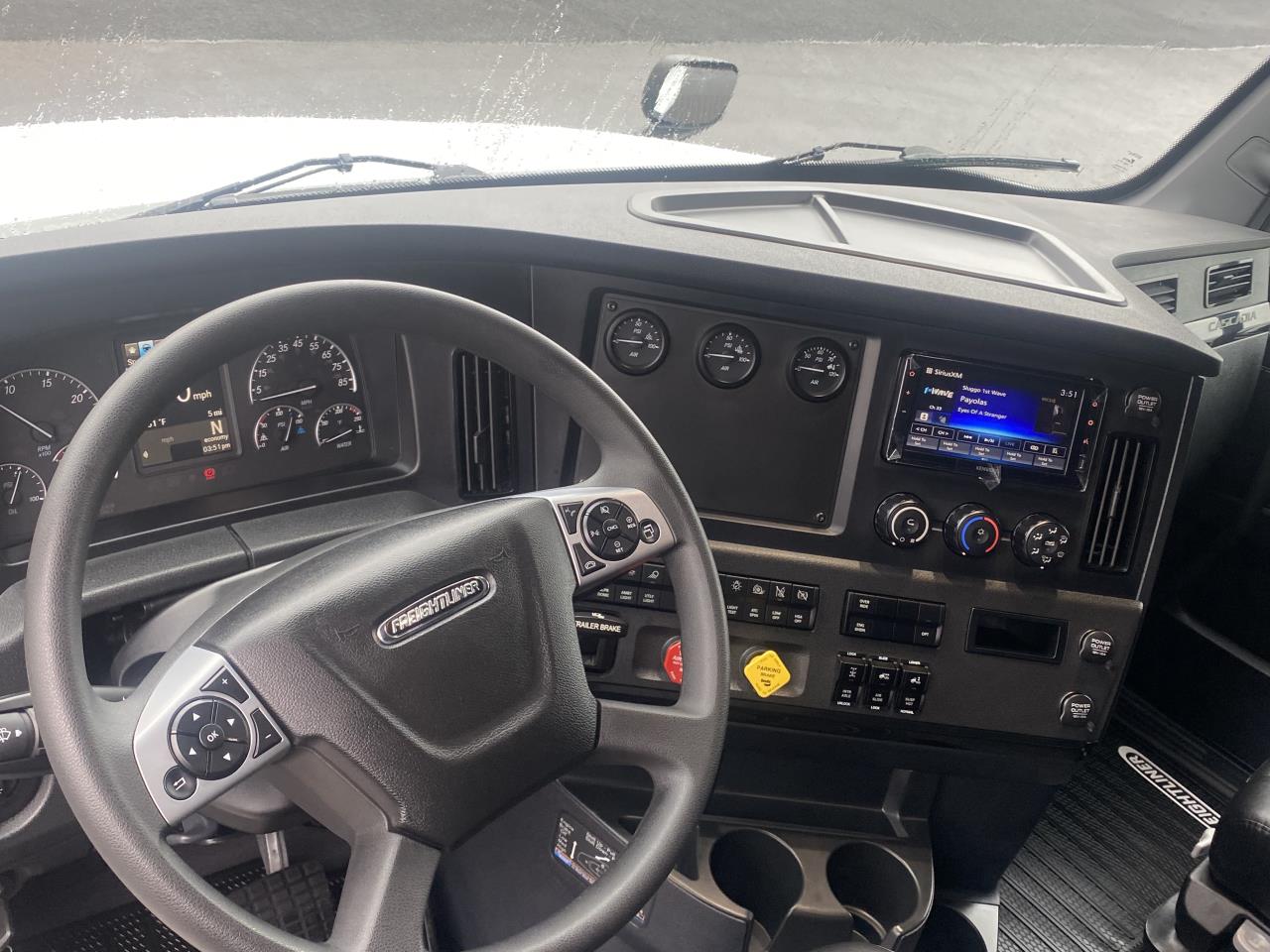 2027 Freightliner Cascadia - image 8