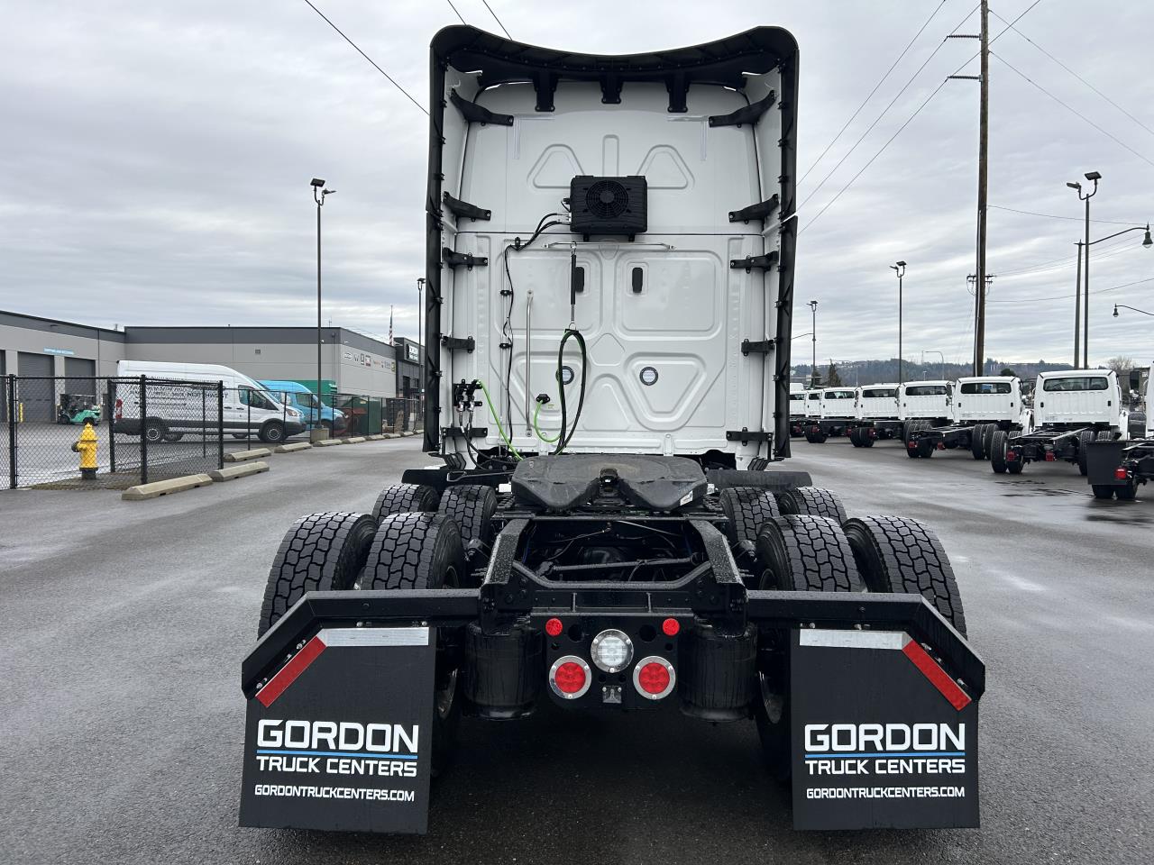 2027 Freightliner Cascadia - image 3