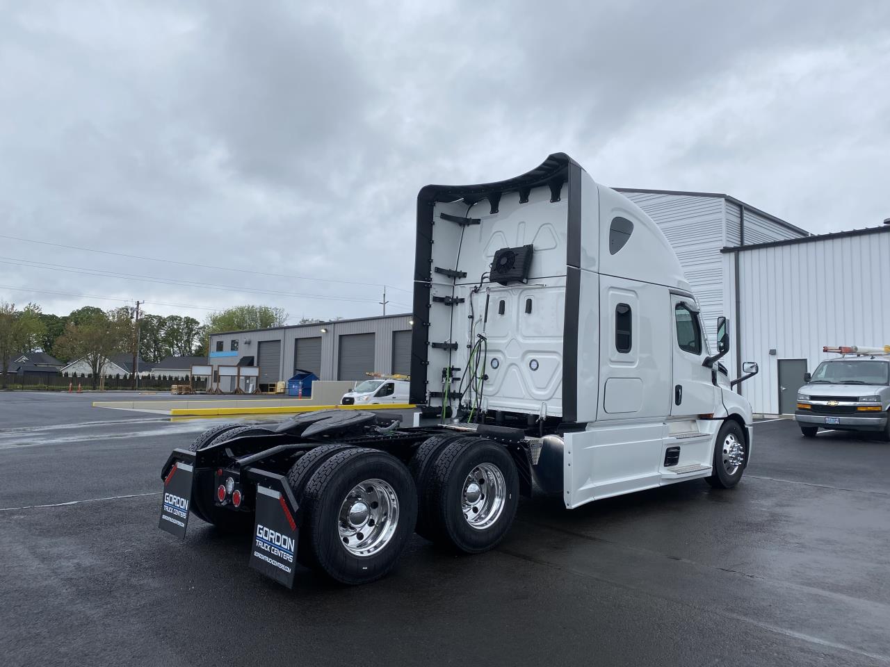 2027 Freightliner Cascadia - image 7