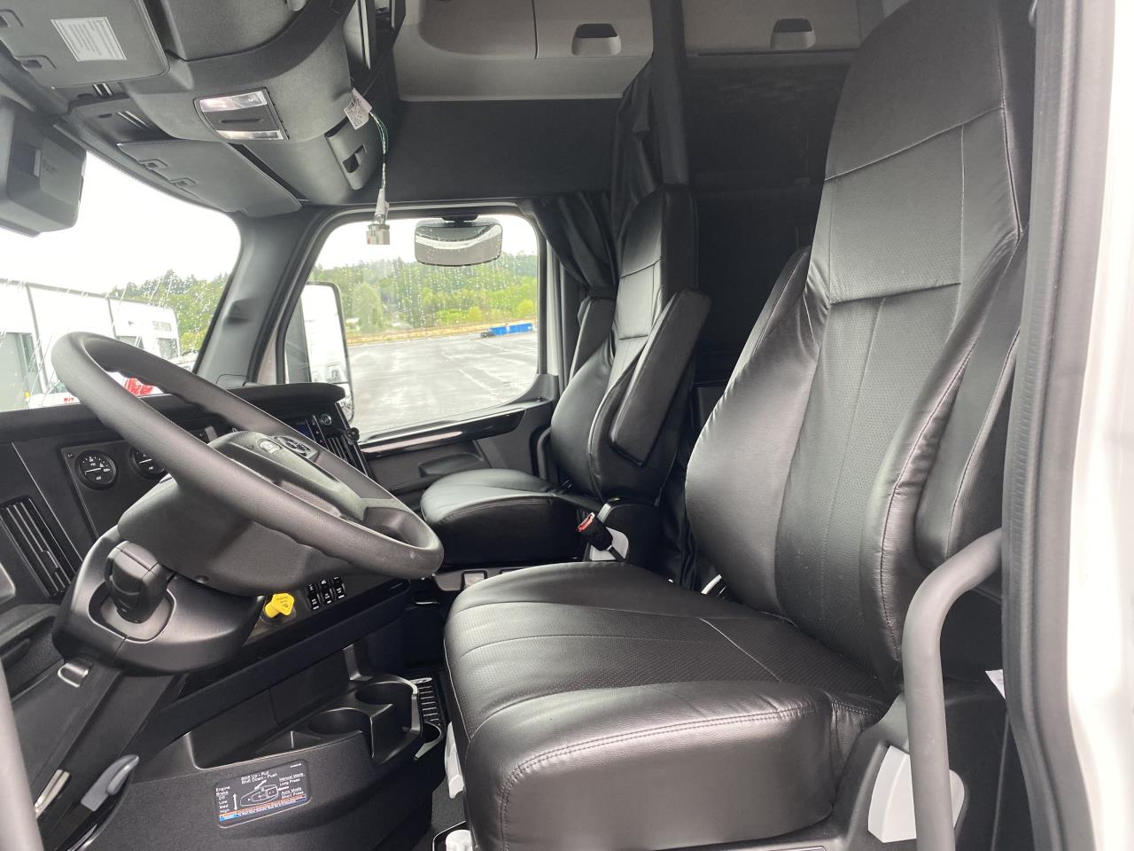 2027 Freightliner Cascadia - image 8