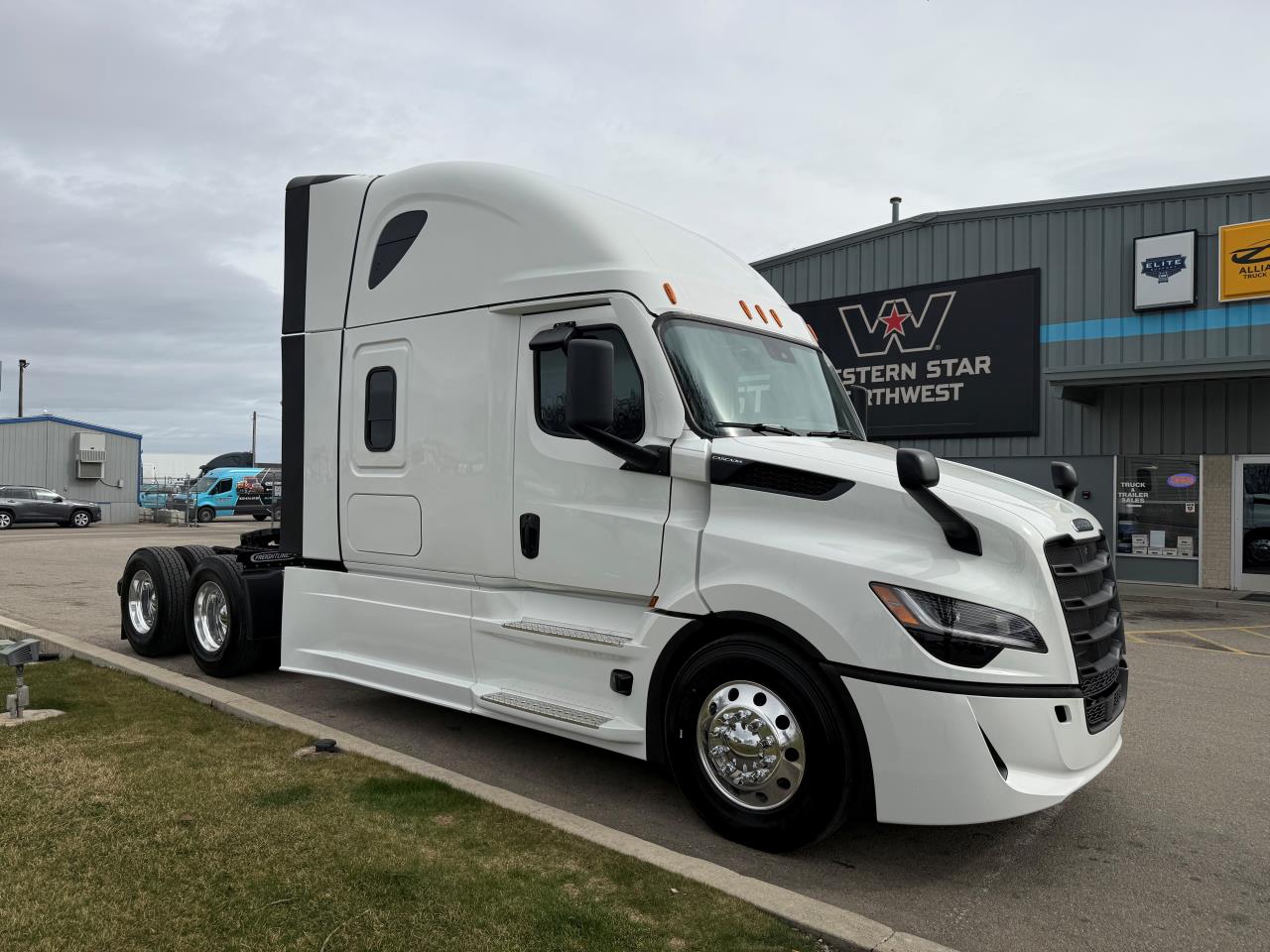 2027 Freightliner - image 6