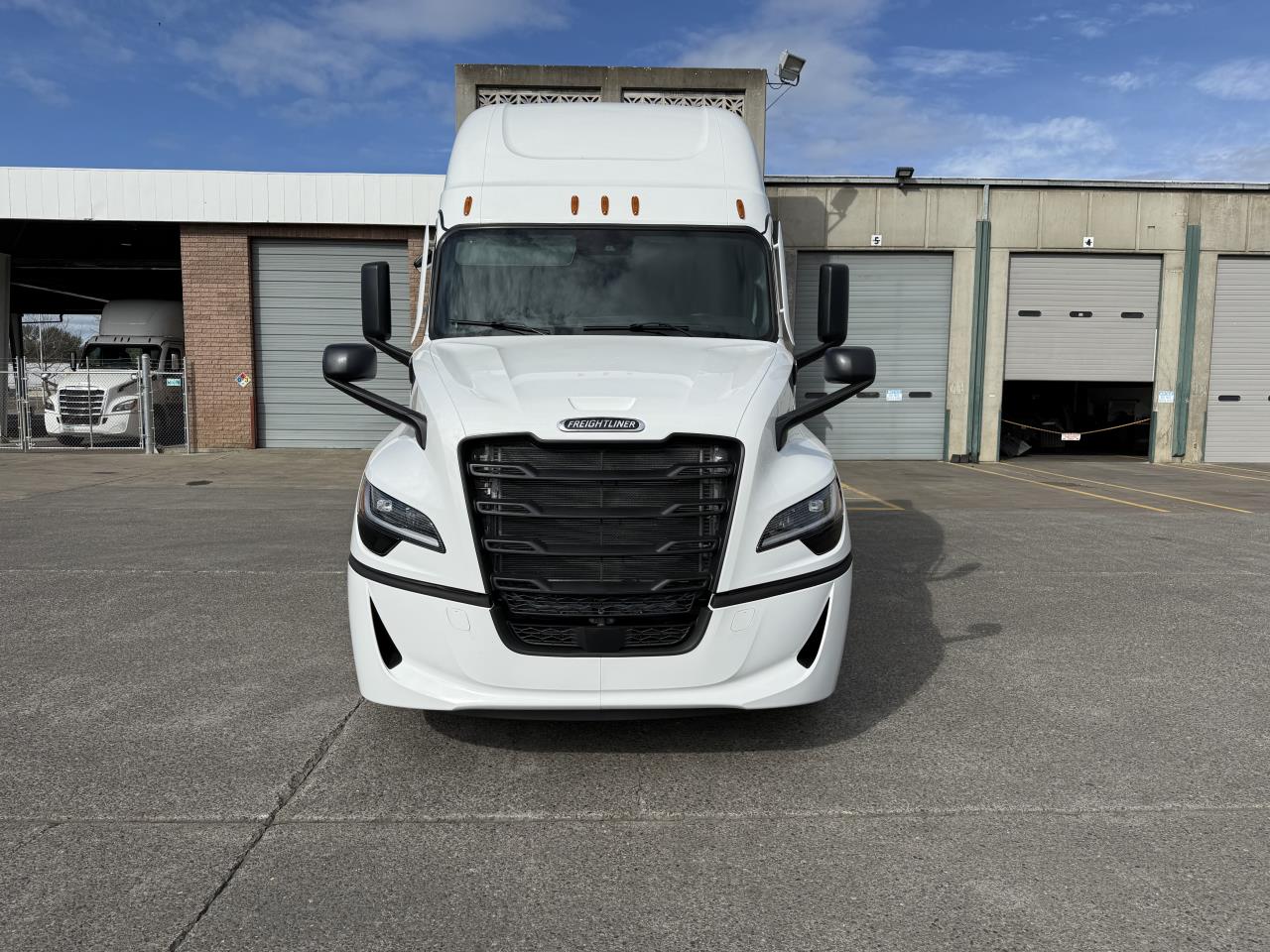 2027 Freightliner in Medford, OR — photo 2
