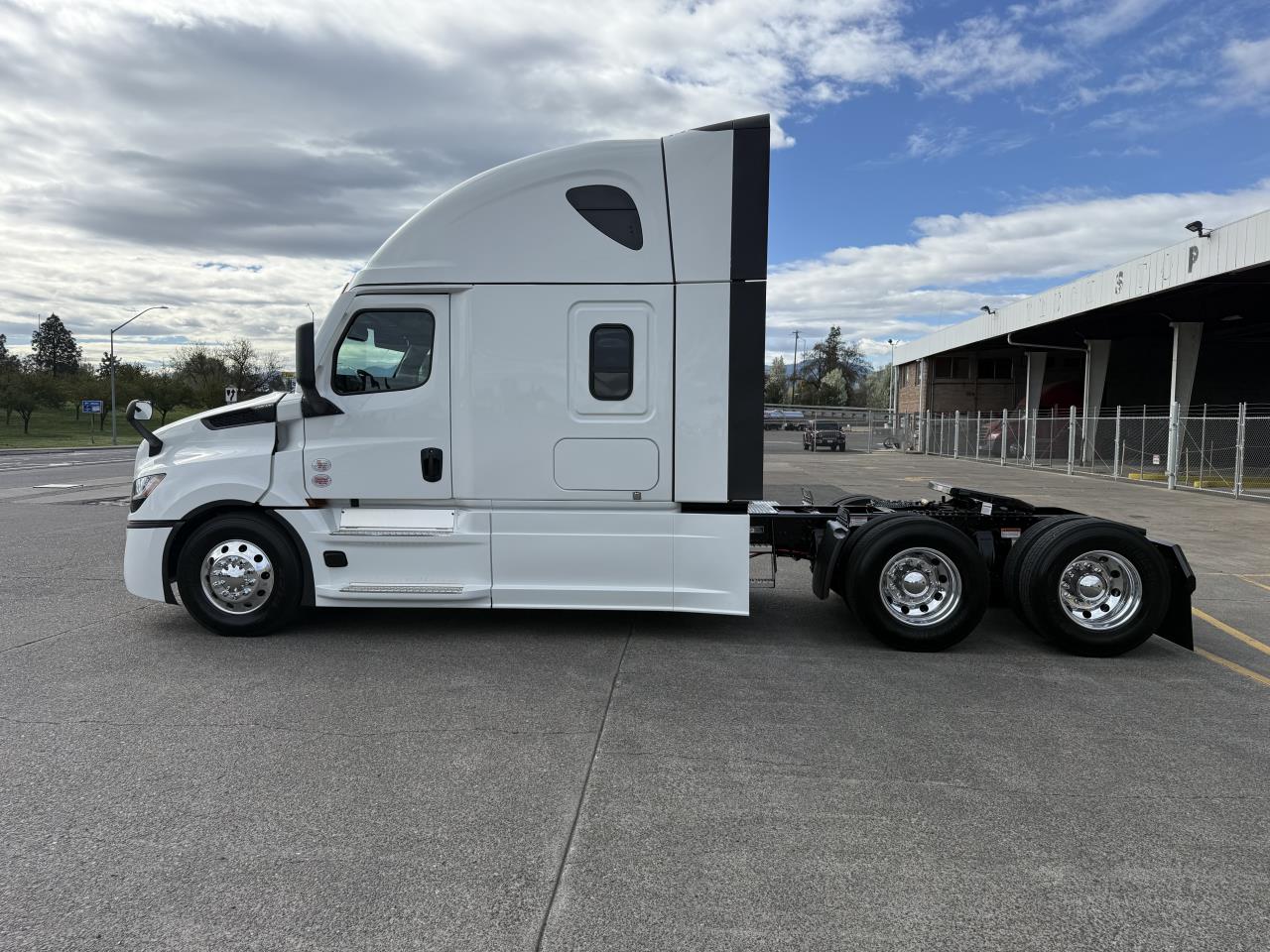 2027 Freightliner in Medford, OR — photo 6