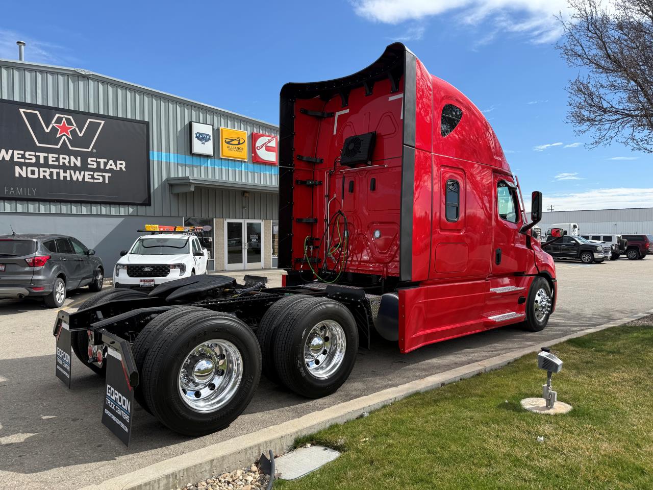 2027 Freightliner - image 3