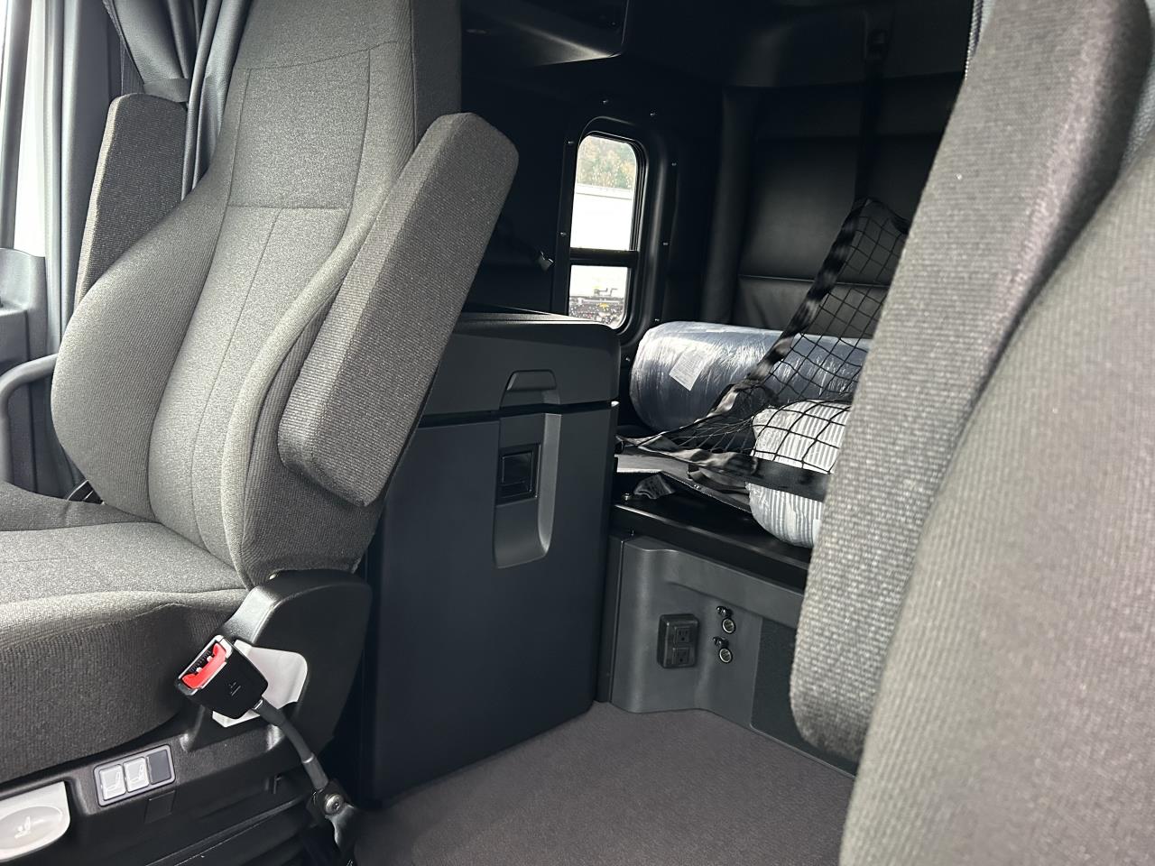 2027 Freightliner Cascadia - image 8