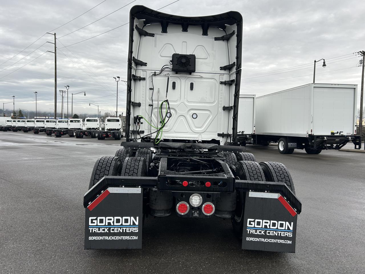 2027 Freightliner Cascadia - image 3