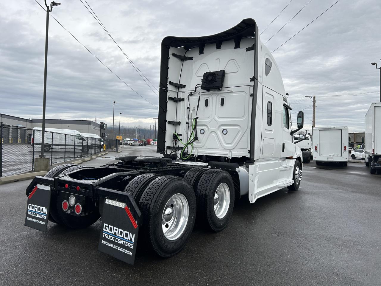 2027 Freightliner Cascadia in Albany, OR — photo 4