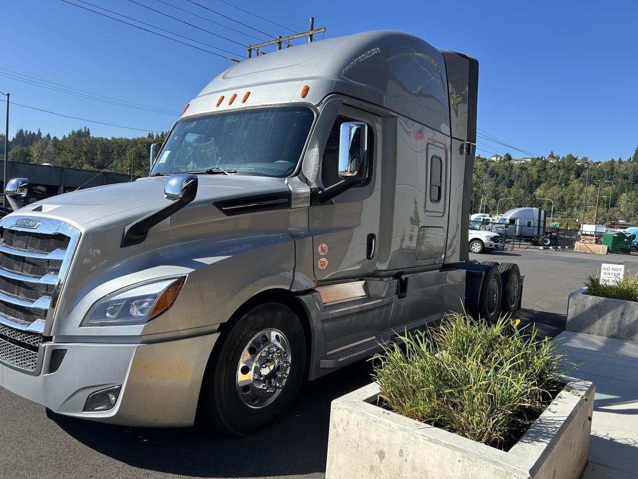 2027 Freightliner Cascadia in Pacific, WA — photo 3