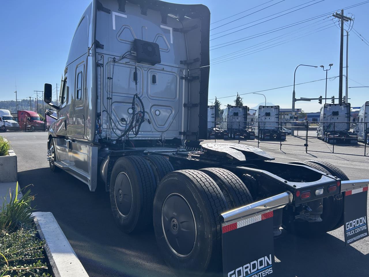 2027 Freightliner Cascadia in Pacific, WA — photo 4