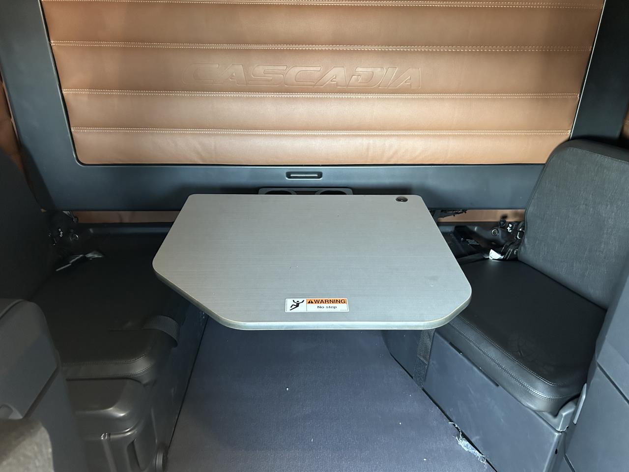 2027 Freightliner Cascadia in Pacific, WA — photo 8