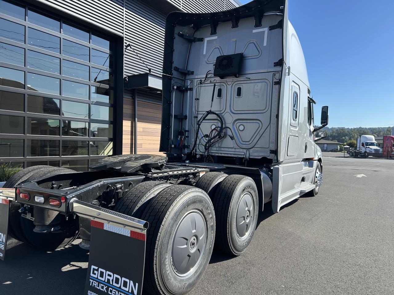 2027 Freightliner Cascadia in Pacific, WA — photo 5