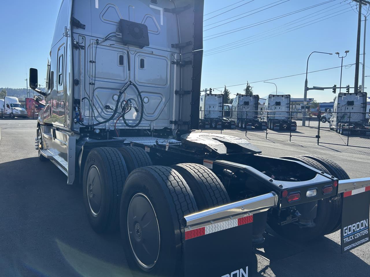 2027 Freightliner Cascadia in Pacific, WA — photo 4