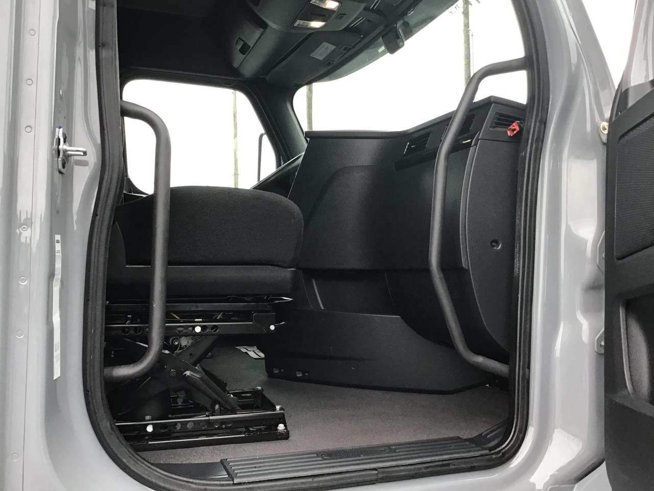 2024 Freightliner Cascadia - image 4