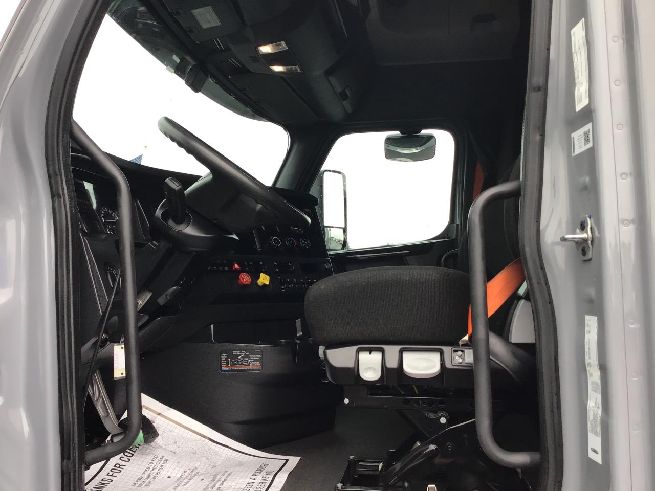 2024 Freightliner Cascadia - image 6