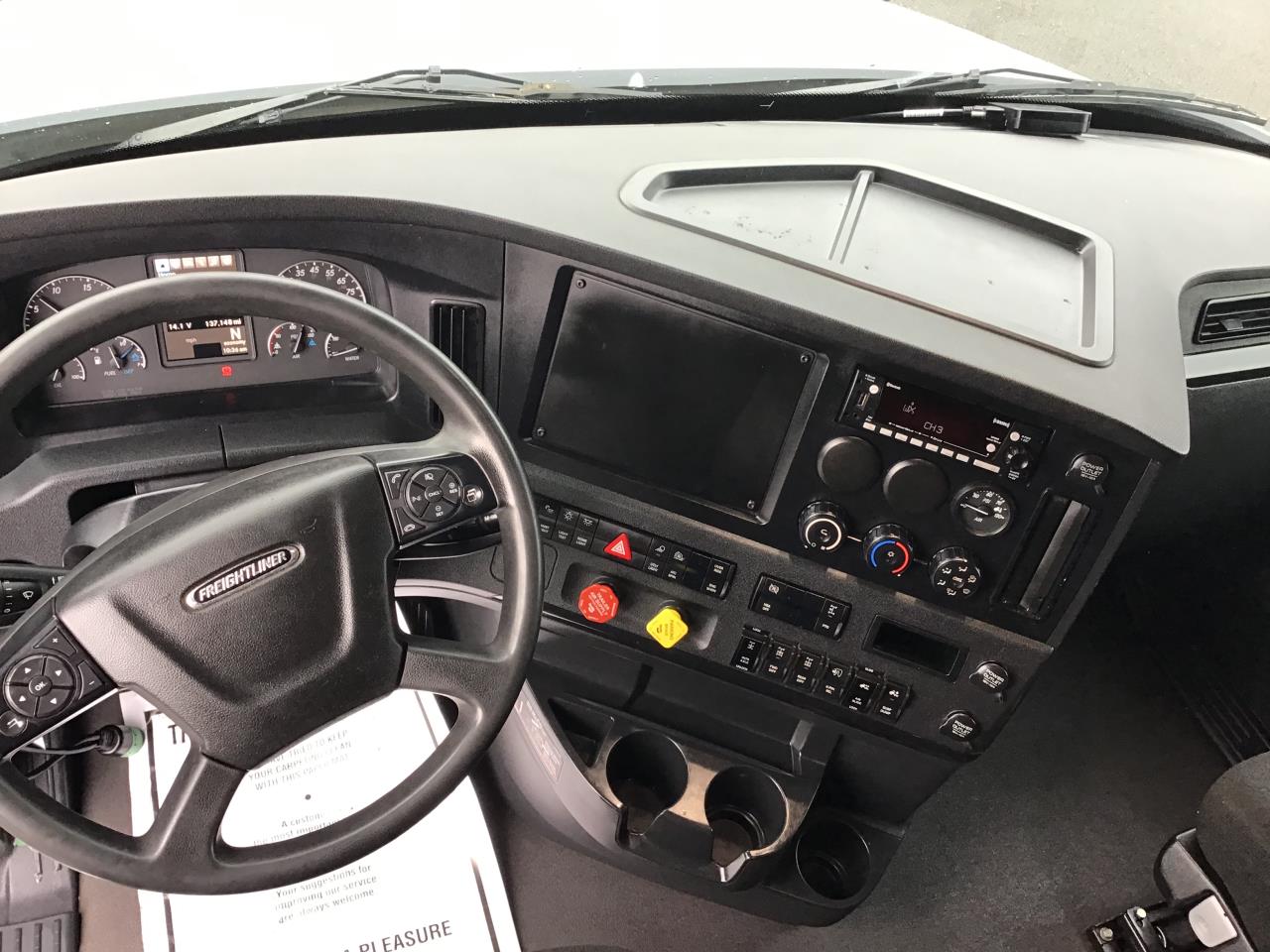 2024 Freightliner Cascadia - image 6