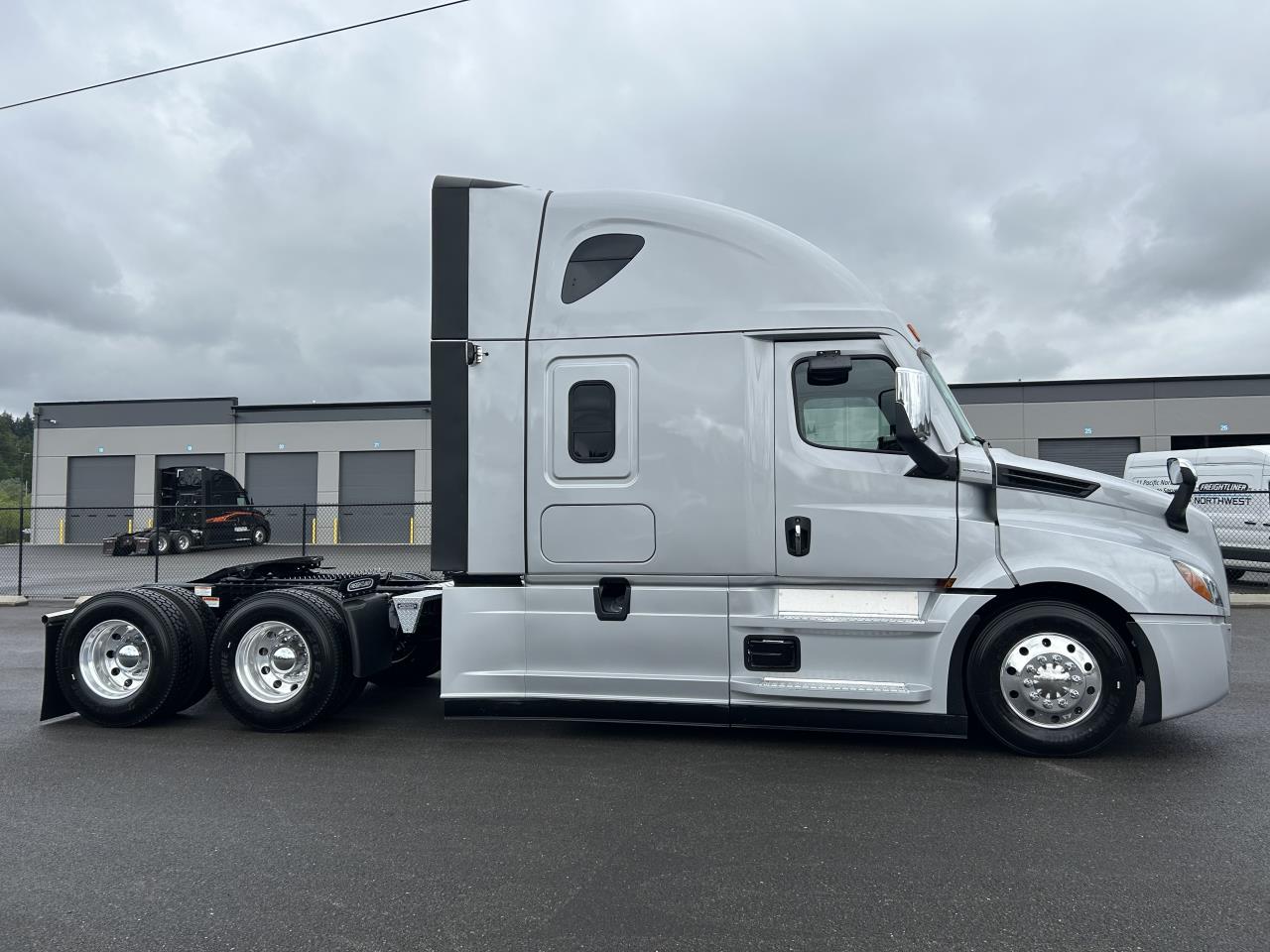 2027 Freightliner Cascadia in Pacific, WA — photo 7
