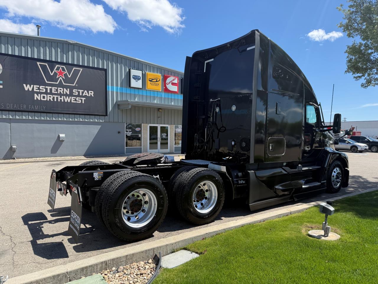 2023 Kenworth T680 in Nampa, ID — photo 4