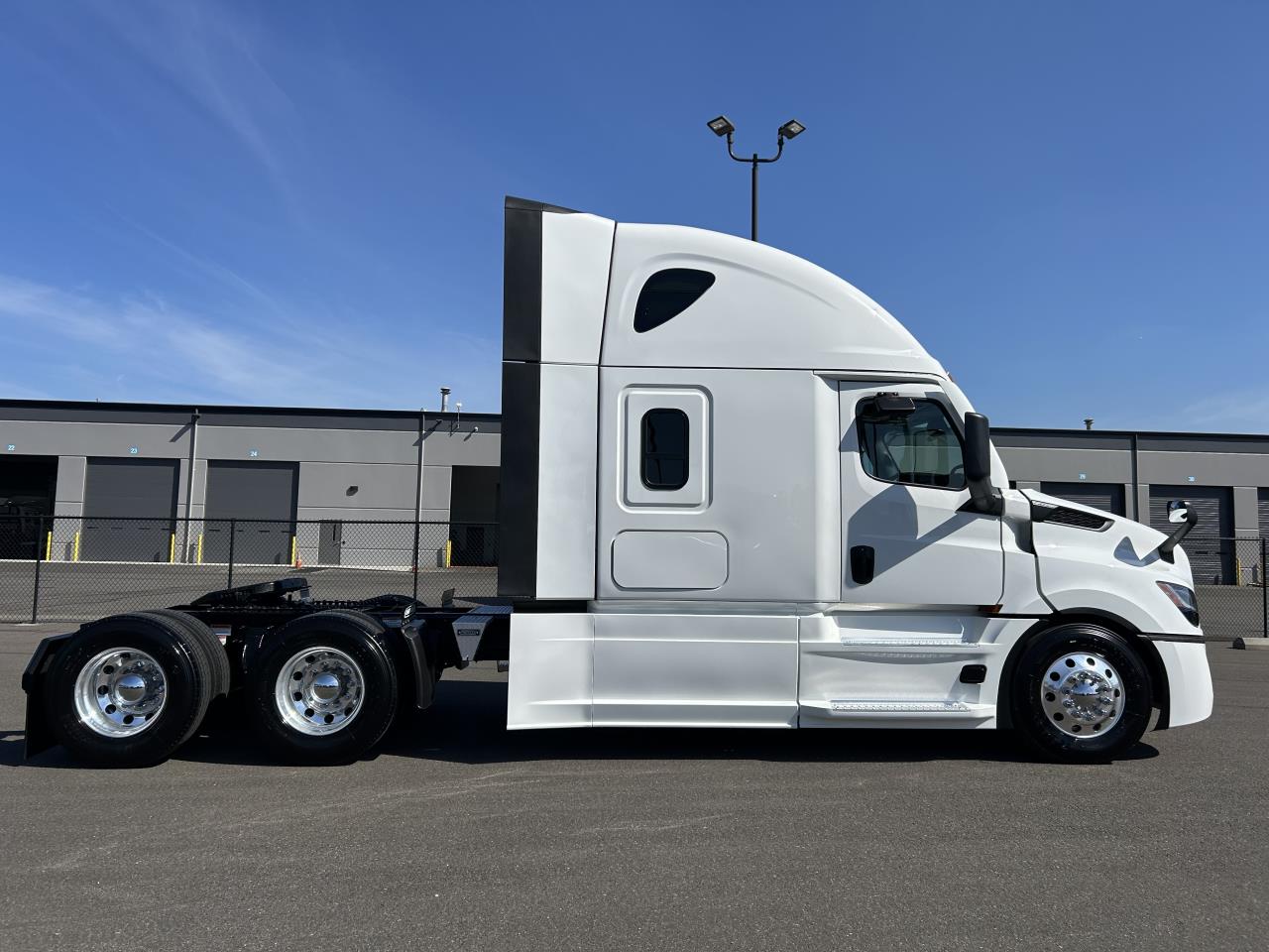 2027 Freightliner in Pacific, WA — photo 6