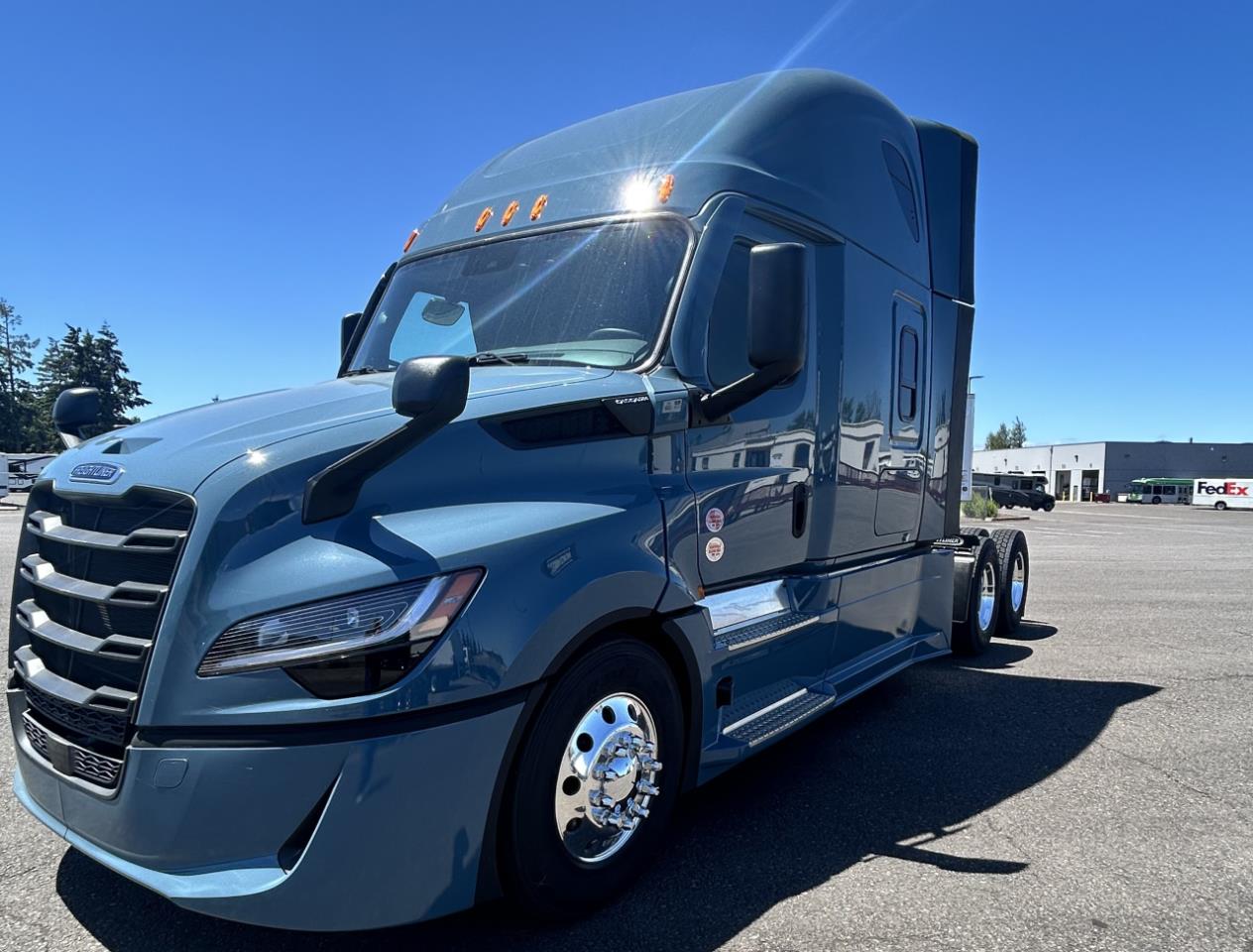 2027 Freightliner Cascadia in Coburg, OR — photo 3